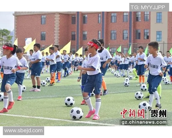 青春岁月与足球梦想同行的明星陪伴之旅